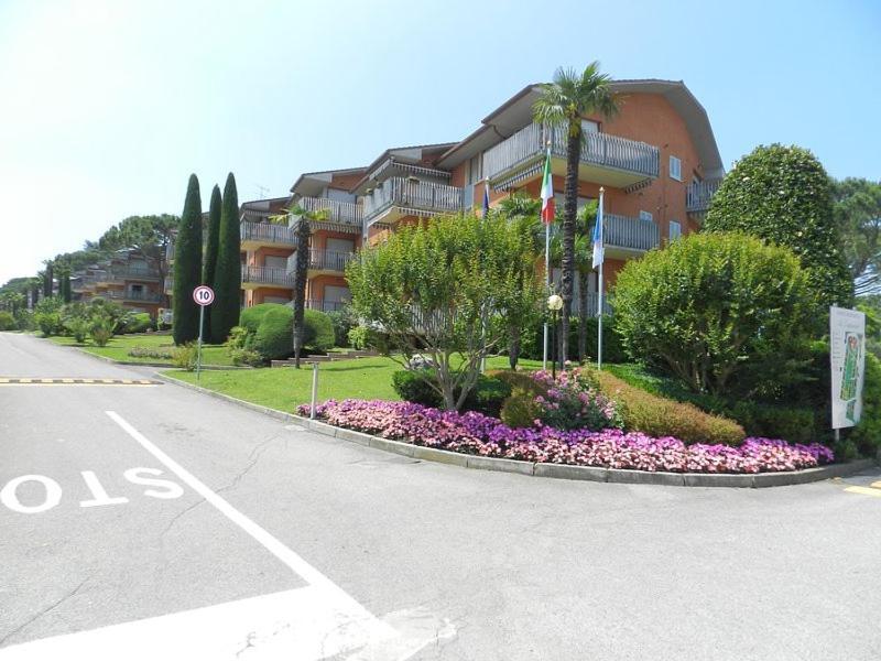 Panorama Apartment Peschiera Peschiera del Garda Bagian luar foto
